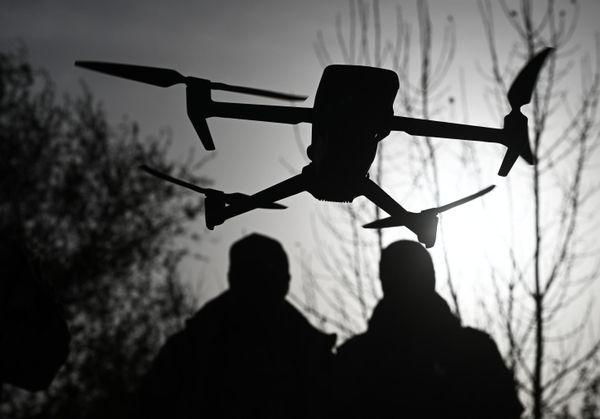 Russian soldiers learn to fly drones at the Akhmat aerial reconnaissance school. - Sputnik International