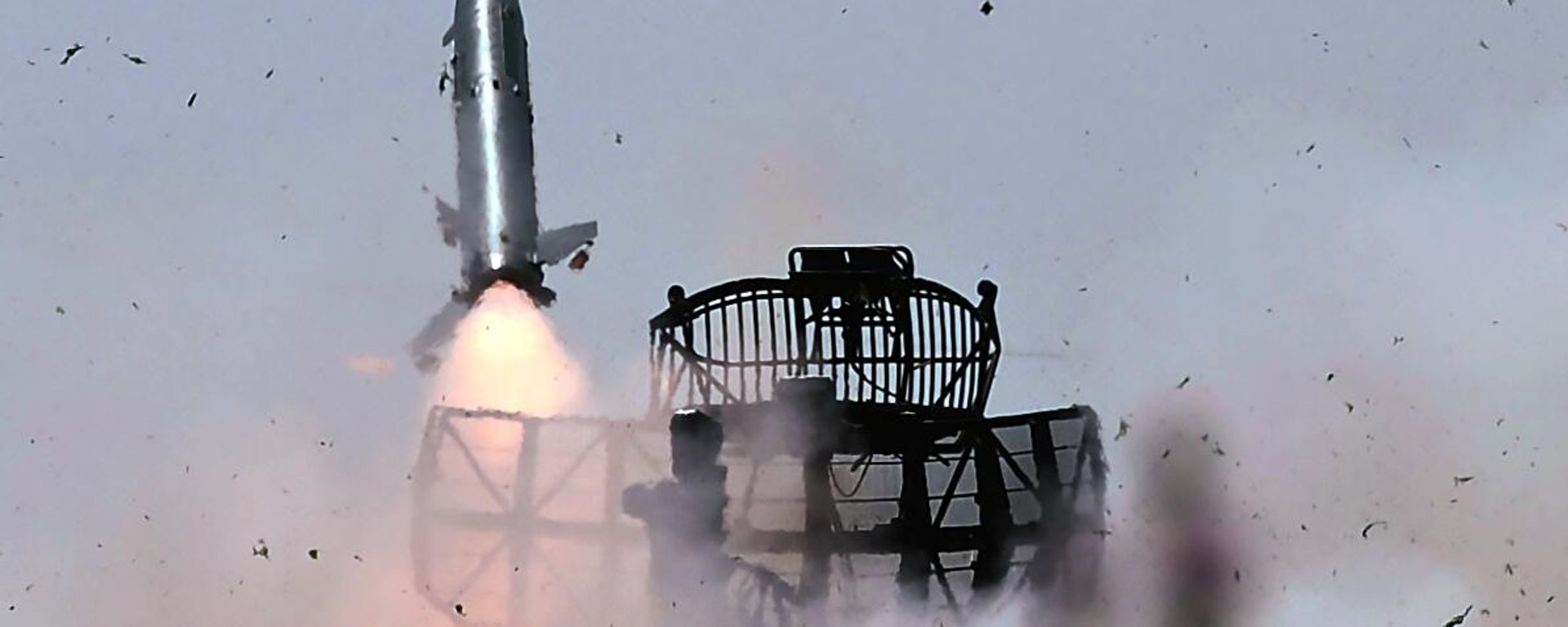Russian servicemen of the 2nd Army Corps of the Southern Group of Forces fire a 9K33 Osa surface-to-air missile system at a position in the course of Russia's military operation in Lugansk People's Republic. - Sputnik International, 1920, 30.10.2023