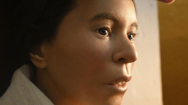 The reconstruction of the face of a young woman who was found frozen and mummified near the summit of Mount Ampato in the Peruvian Andes after being sacrificed in a ritual more than 500 years ago, in Arequipa, Peru. - Sputnik International