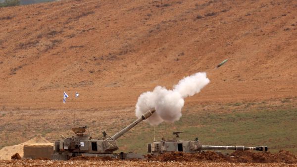 Artillery shells are fired from an undisclosed position toward the Gaza Strip by the Israeli army on October 29, 2023.  - Sputnik International