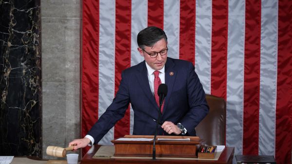 Newly elected US House Speaker Mike Johnson reaches for the gavel at the US Capitol in Washington, DC, on October 25, 2023.  - Sputnik International