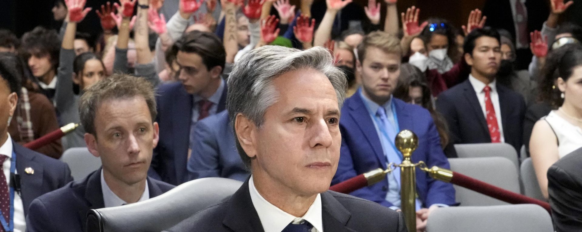 Secretary of State Antony Blinken pauses as his testimony to the Senate Appropriations Committee to aid to Israel and Ukraine is overwhelmed by shouts from protesters in the audience - Sputnik International, 1920, 06.04.2024