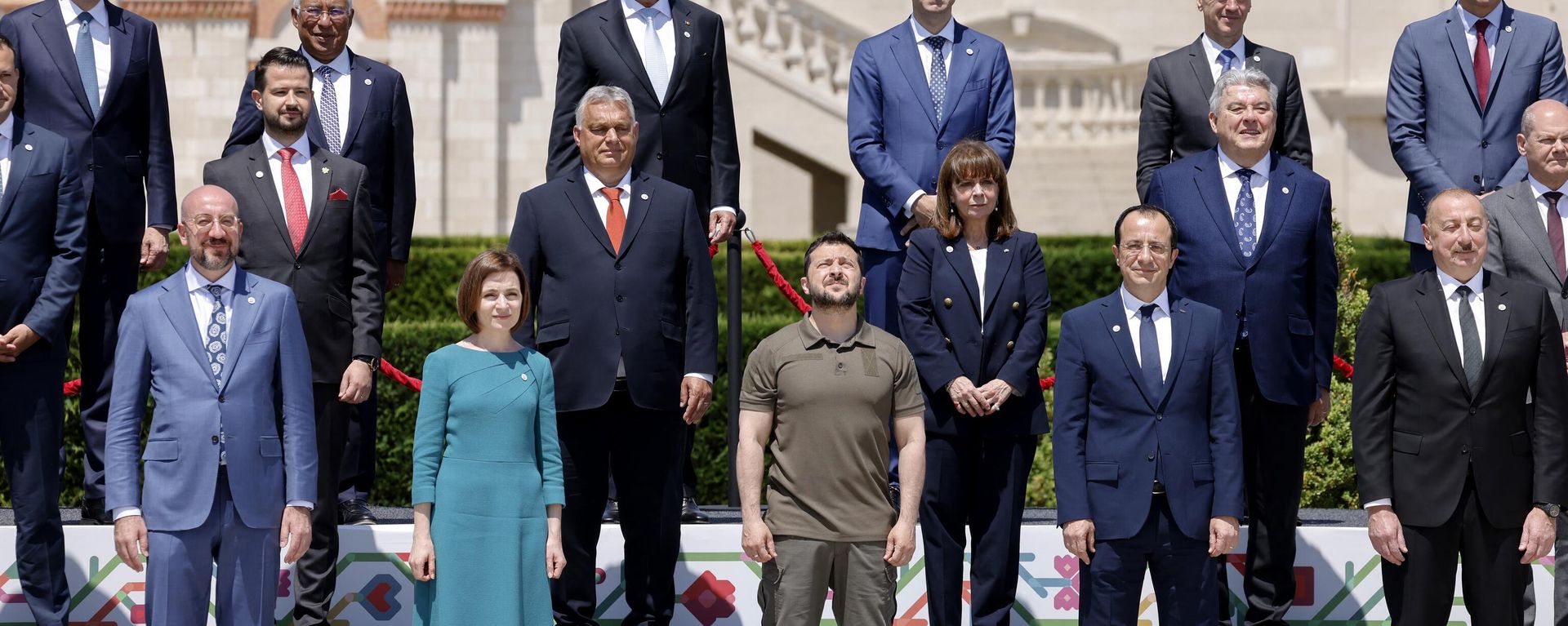 Ukraine's President Volodymyr Zelensky (Bottom C), President of the European Council Charles Michel (Bottom L) and Moldova's President Maia Sandu (Bottom 2L) pose for the family photograph with other European leaders at the European Political Community (EPC) Summit in Bulboaca, on June 1, 2023. Ukraine's President Volodymyr Zelensky (Bottom C), President of the European Council Charles Michel (Bottom L) and Moldova's President Maia Sandu (Bottom 2L) pose for the family photograph with other European leaders at the European Political Community (EPC) Summit in Bulboaca, on June 1, 2023. - Sputnik International, 1920, 06.11.2023