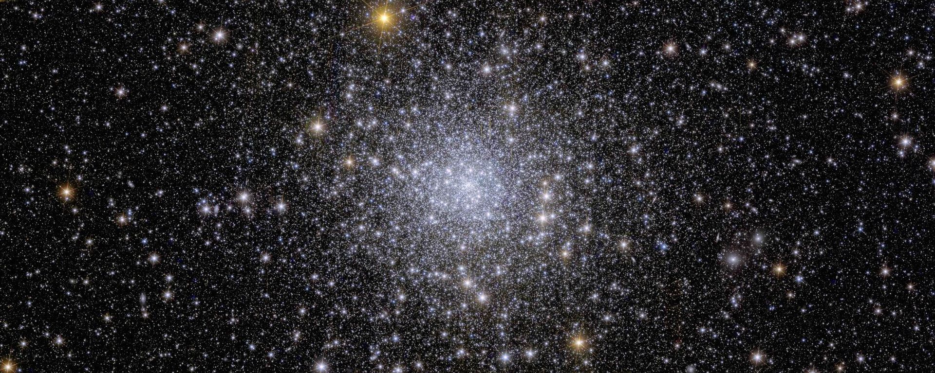 This sparkly image shows Euclid’s view on a globular cluster called NGC 6397. Globular clusters are collections of hundreds of thousands of stars held together by gravity.
Located about 7800 light-years from Earth, NGC 6397 is the second-closest globular cluster to us. Together with other globular clusters it orbits in the disc of the Milky Way, where the majority of stars are located. This sparkly image shows Euclid’s view on a globular cluster called NGC 6397. Globular clusters are collections of hundreds of thousands of stars held together by gravity.
Located about 7800 light-years from Earth, NGC 6397 is the second-closest globular cluster to us. Together with other globular clusters it orbits in the disc of the Milky Way, where the majority of stars are located. - Sputnik International, 1920, 15.09.2026