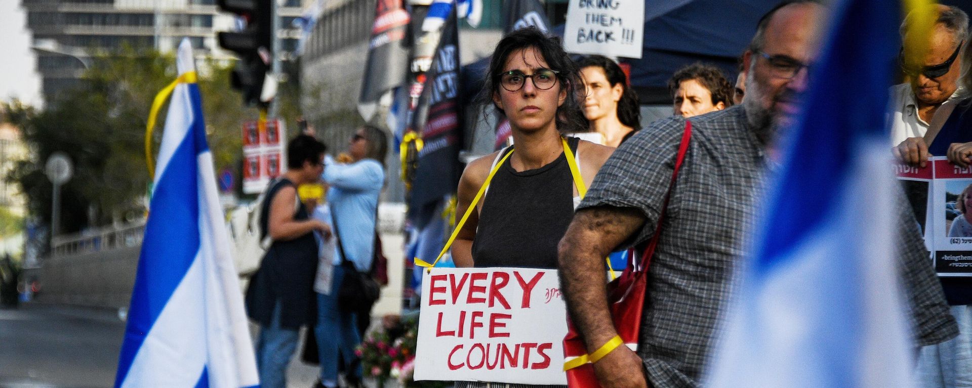 People attend a demonstration to show support and solidarity with the families of hostages who are being held in Gaza, amid the ongoing conflict between Israel and Hamas, in Tel Aviv, Israel. - Sputnik International, 1920, 14.04.2024