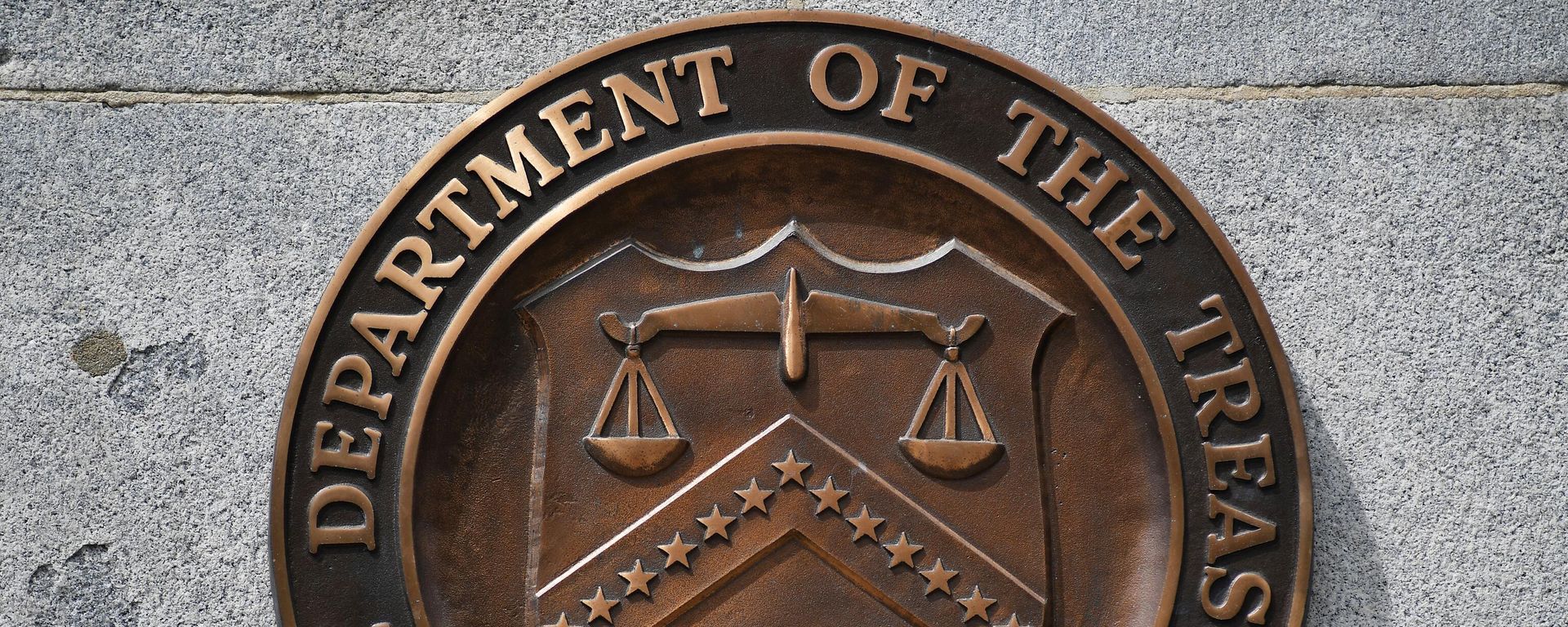 The seal of the Department of the Treasury is seen at the Treasury Department in Washington, DC on April 16, 2019.  - Sputnik International, 1920, 11.11.2023