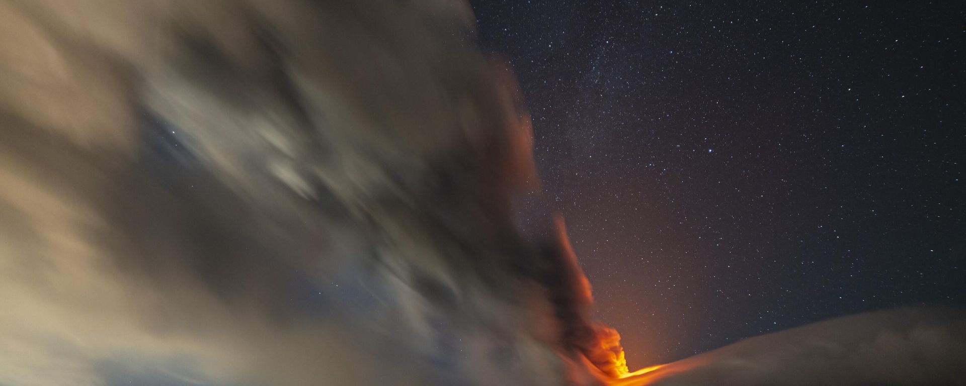 Smoke billows from Europe's tallest volcano, Mt. Etna, as seen from an area near the village of Sant'Alfio, north of Catania, Sicily, southern Italy, Sunday, Nov. 12, 2023. Smoke billows from Europe's tallest volcano, Mt. Etna, as seen from an area near the village of Sant'Alfio, north of Catania, Sicily, southern Italy, Sunday, Nov. 12, 2023. - Sputnik International, 1920, 13.11.2023