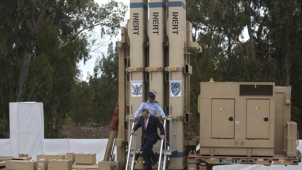 Israeli Prime Minister Benjamin Netanyahu, right walks with Israeli air force commander, Major General, Amir Eshel, next to the David's Sling Air Defense System during a ceremony at the Hatzor Air Base, Israel. Sunday, April 2, 2017.  - Sputnik International