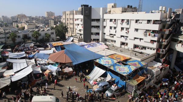 An aerial view shows the compound of Al-Shifa hospital in Gaza City on November 7, 2023, amid the ongoing battles between Israel and the Palestinian group Hamas. - Sputnik International