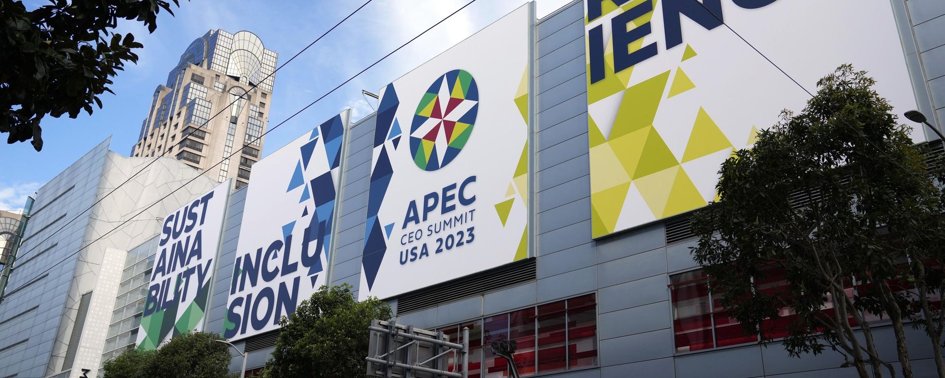 Signs welcome visitors to the APEC Summit, Monday, Nov. 13, 2023, in San Francisco. (AP Photo/Eric Risberg) - Sputnik International, 1920, 14.11.2023