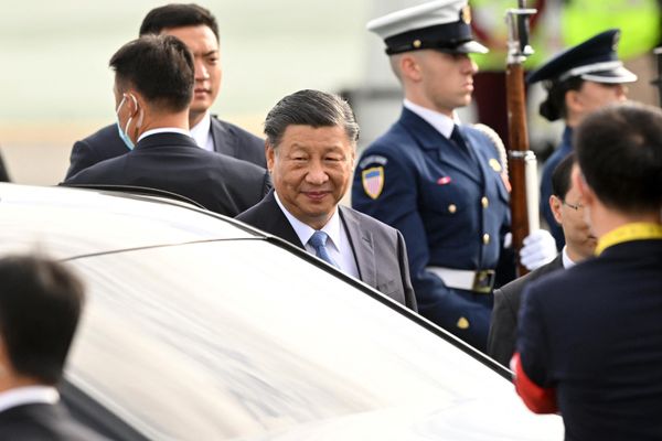Chinese President Xi Jinping arrives at San Francisco International airport to attend the Asia-Pacific Economic Cooperation Leaders' week in San Francisco, California. - Sputnik International