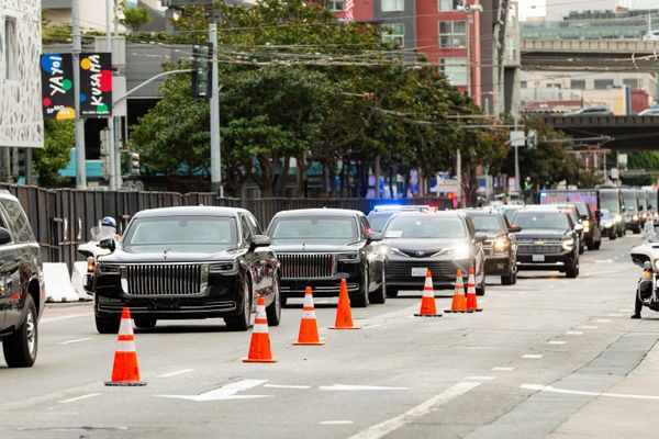 Chinese President Xi Jinping's motorcade drives to his hotel near the Asia-Pacific Economic Cooperation summit headquarters in San Francisco. - Sputnik International