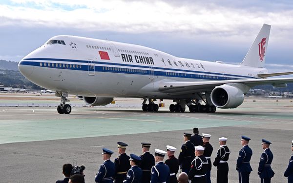 Chinese President Xi Jinping's airplane touches down at San Francisco International Airport in San Francisco, California. - Sputnik International