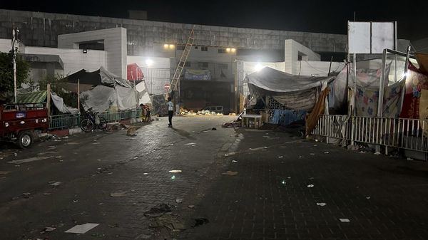 A picture shows a view of the exterior of Al-Shifa hospital in Gaza City on November 10, 2023, amid ongoing battles between Israel and the Palestinian Hamas movement. Heavy fighting was raging near Al-Shifa hospital. - Sputnik International