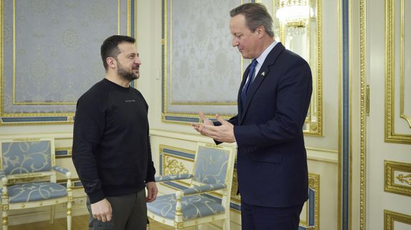 In this photo provided by the Ukrainian Presidential Press Office on Wednesday, Nov. 15, 2023, Ukrainian President Volodymyr Zelensky, left, speaks with Britain's Foreign Secretary David Cameron on the occasion of their meeting, in Kiev, Ukraine. - Sputnik International
