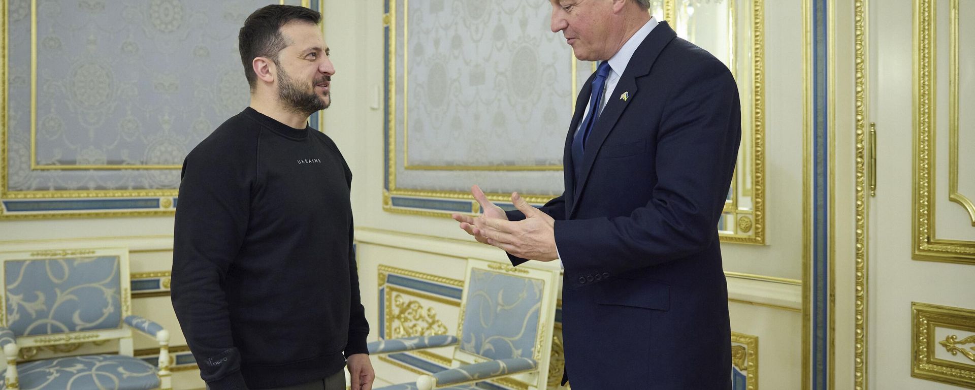 In this photo provided by the Ukrainian Presidential Press Office on Wednesday, Nov. 15, 2023, Ukrainian President Volodymyr Zelensky, left, speaks with Britain's Foreign Secretary David Cameron on the occasion of their meeting, in Kiev, Ukraine. In this photo provided by the Ukrainian Presidential Press Office on Wednesday, Nov. 15, 2023, Ukrainian President Volodymyr Zelensky, left, speaks with Britain's Foreign Secretary David Cameron on the occasion of their meeting, in Kiev, Ukraine. - Sputnik International, 1920, 05.12.2023