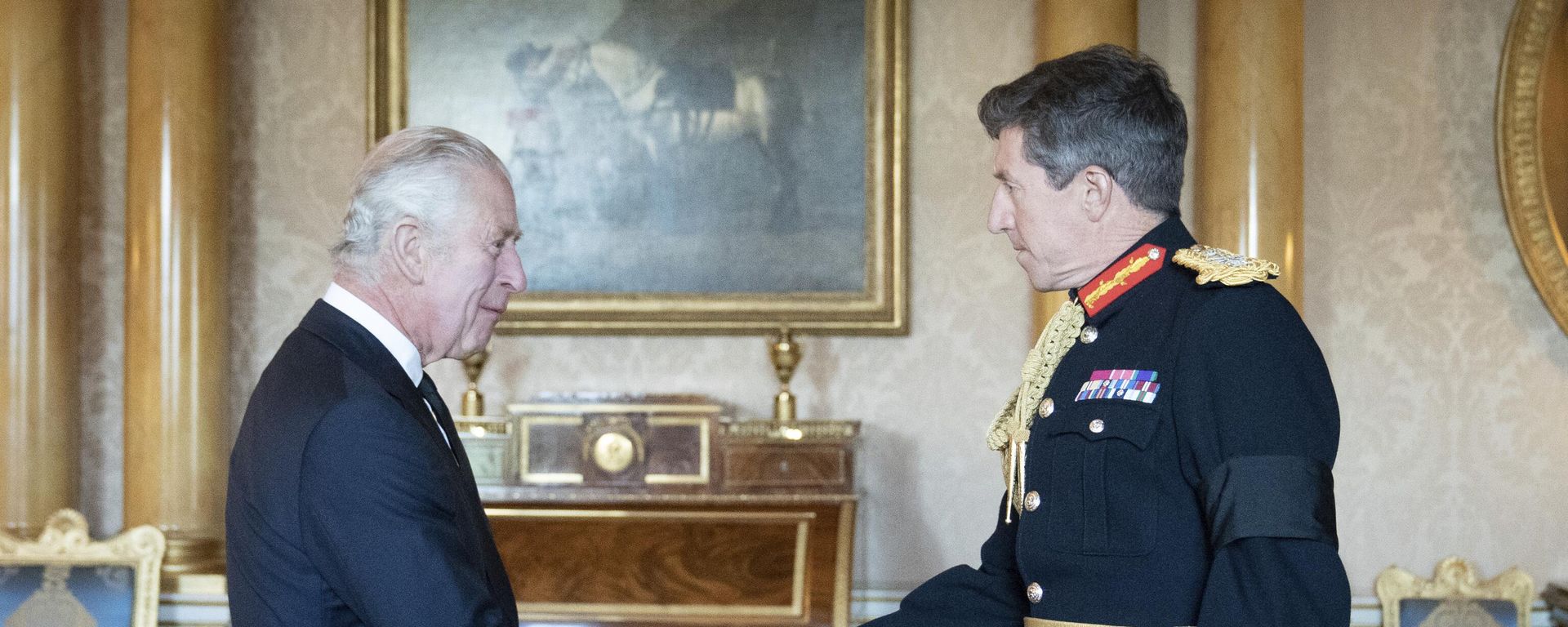 Britain's King Charles III greets Major General Gwyn Jenkins, Vice Chief of Defence Staff Britain's King Charles III greets Major General Gwyn Jenkins, Vice Chief of Defence Staff - Sputnik International, 1920, 16.11.2023