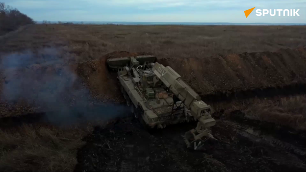 Watch Russian Sappers Use IMR-3M to Clear Territory in Special Op Zone - Sputnik International