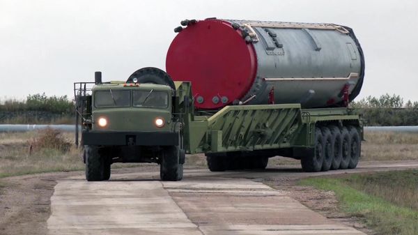 Avangard hypersonic missile system is transported to the Yasnenskoe missile formation of the Russian Strategic Missile Forces in the Orenburg Region, Russia. - Sputnik International