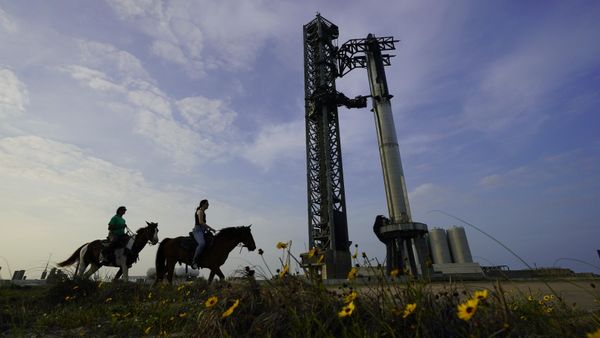 NASA astronaut Sunita Williams, left, and Haley Esparza, ride horseback as they visit SpaceX's Starship as it is readied for launch at Starbase in Boca Chica, Texas, Wednesday, April 19, 2023. - Sputnik International