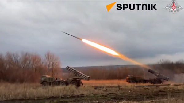 Uragan in Combat Action  - Sputnik International