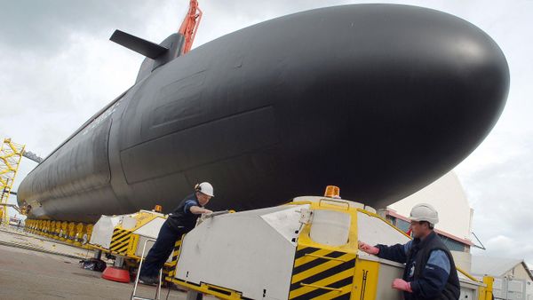 Picture taken on March 20, 2008 at the Direction of Naval Construction (DCNS) in Cherbourg, northwestern France, shows nuclear submarine The Terrible, launcher of a new generation of missiles (SNLE-NG), equipped with a new combat system, the Sycobs, and able to receive the new ballistic missiles M51. - Sputnik International