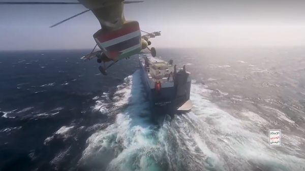 Screenshot of Ansar Allah (Houthi) Movement video showing takeover of Israeli-owned commercial vessel in the Red Sea - Sputnik International