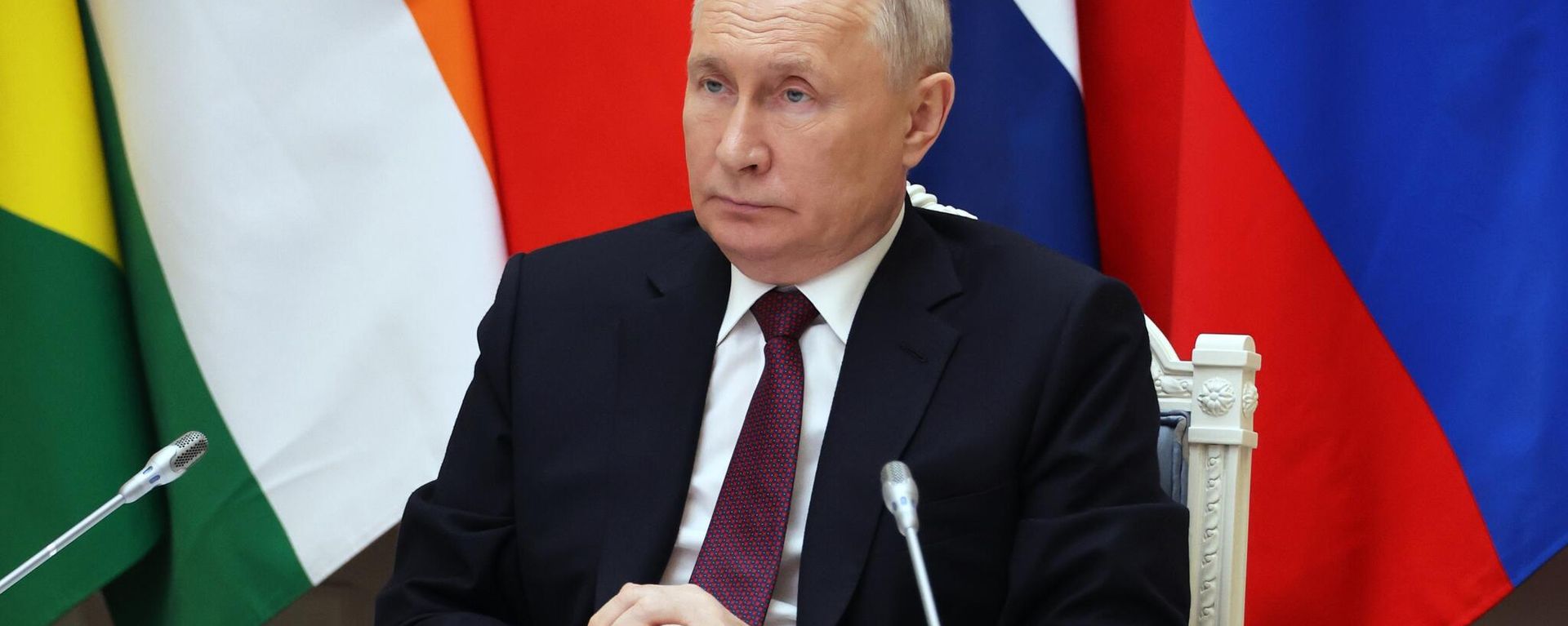 Russian President Vladimir Putin takes part in a virtual emergency summit of the BRICS bloc of nations dedicated to the Palestinian-Israeli conflict. November 21, 2023. Russian President Vladimir Putin takes part in a virtual emergency summit of the BRICS bloc of nations dedicated to the Palestinian-Israeli conflict. November 21, 2023. - Sputnik International, 1920, 21.11.2023