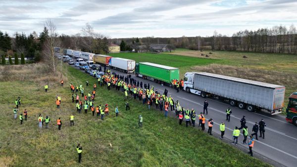 This aerial view taken on November 10, 2023 shows trucks near the Polish-Ukrainian border crossing  - Sputnik International
