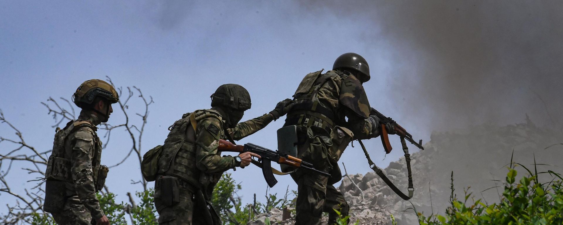 Naval infantry servicemen of the Russian Pacific Fleet take part in a military exercise at the Klerk training ground. July 2023 Naval infantry servicemen of the Russian Pacific Fleet take part in a military exercise at the Klerk training ground. July 2023 - Sputnik International, 1920, 07.10.2025