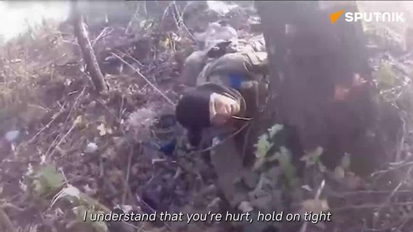 Saving Wounded Ukrainian Soldier - Sputnik International
