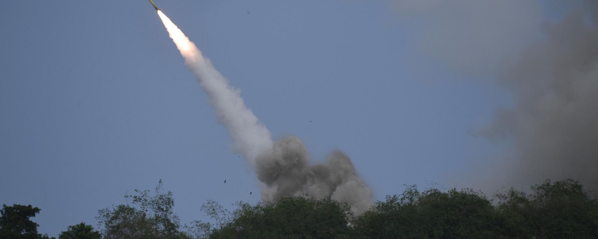 The US military fires a high mobility artillery rocket system (HIMARS). The US military fires a high mobility artillery rocket system (HIMARS). - Sputnik International, 1920, 01.12.2023