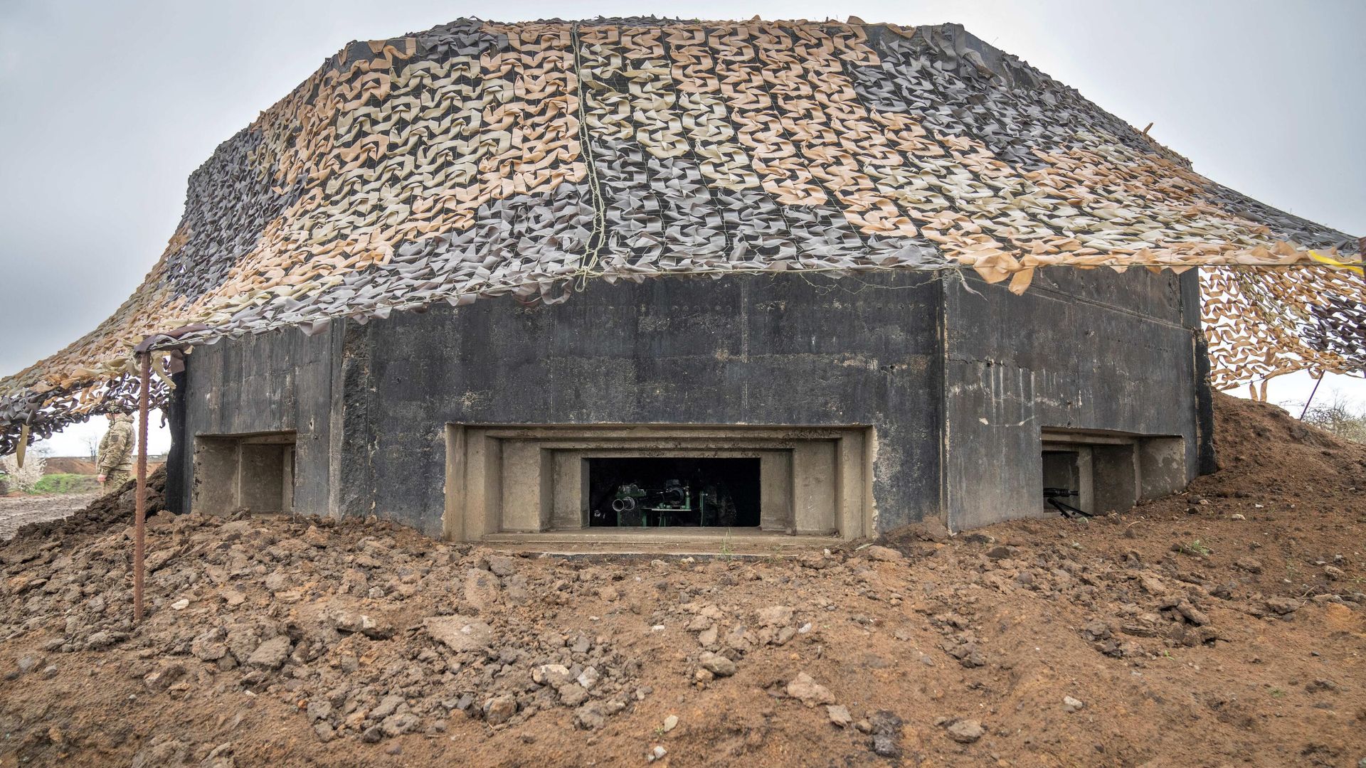 This photograph taken on April 10, 2023, shows a half buried bunker at a Ukrainian National Guard position near Odessa. This photograph taken on April 10, 2023, shows a half buried bunker at a Ukrainian National Guard position near Odessa. - Sputnik International, 1920, 01.12.2023