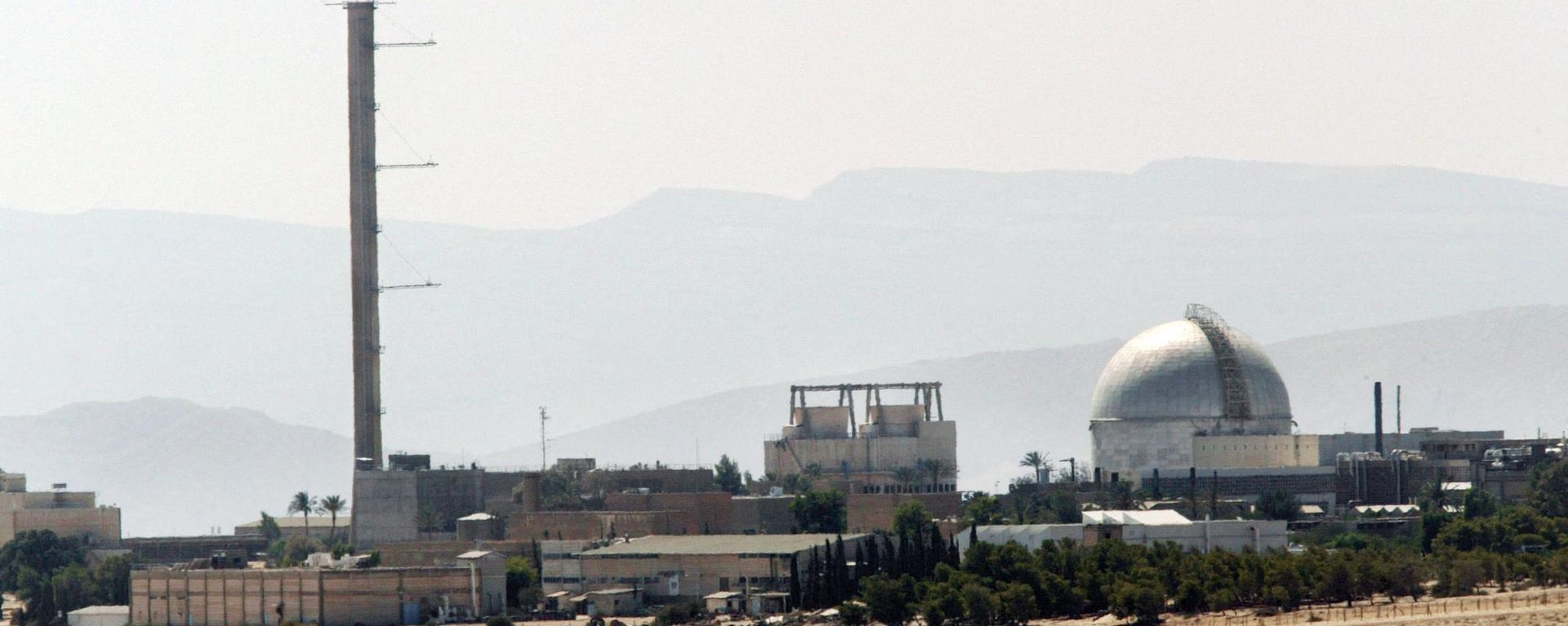Partial view of the Dimona nuclear power plant in Israel's Negev desert in the south of the country. File photo - Sputnik International, 1920, 05.12.2023
