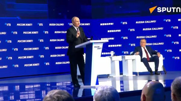 Full video of Vladimir Putin participating in the 'Russia Calling!' Investment Forum. - Sputnik International