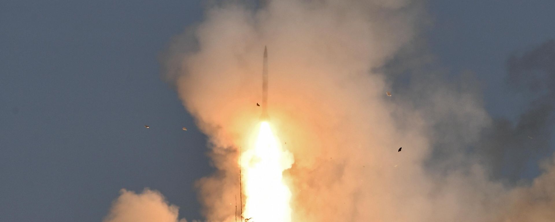 A S-400 surface-to-air missile system launcher shoots during the Kavkaz 2020 military drills A S-400 surface-to-air missile system launcher shoots during the Kavkaz 2020 military drills - Sputnik International, 1920, 07.12.2023