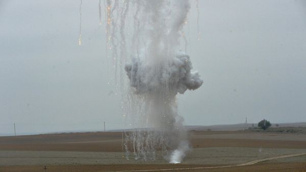 Destruction of a phosphorous bomb - Sputnik International