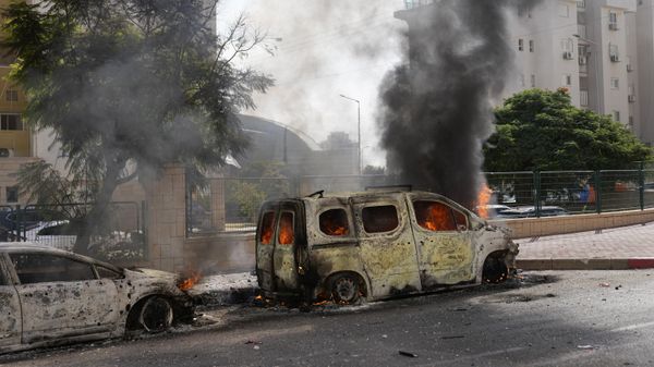 Burnt cars in the aftermath of the missile attack from Gaza in Ashkelon, Israel, October 7, 2023. - Sputnik International