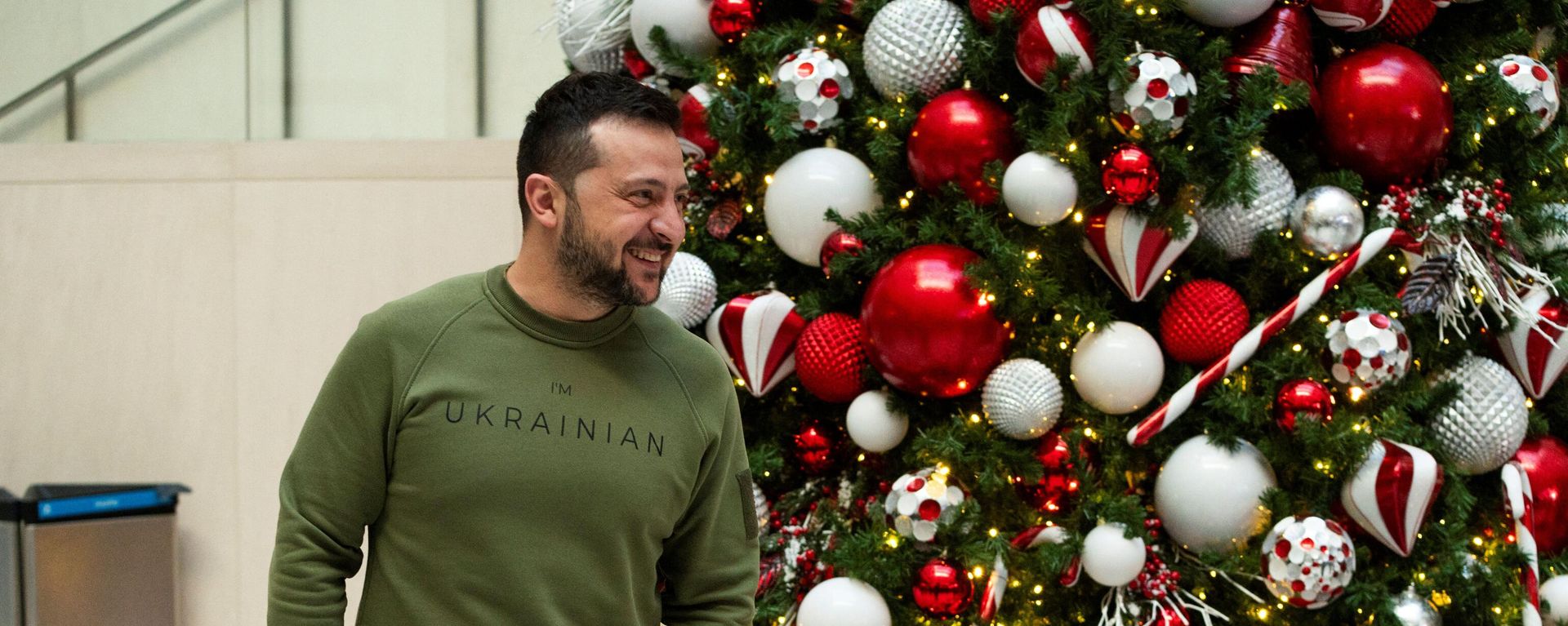 Ukrainian President Volodymyr Zelensky smiles back at International Monetary Fund Director Kristalina Georgieva after they spoke to the press following talks at IMF headquarters in Washington, DC, on December 11, 2023. - Sputnik International, 1920, 12.01.2024
