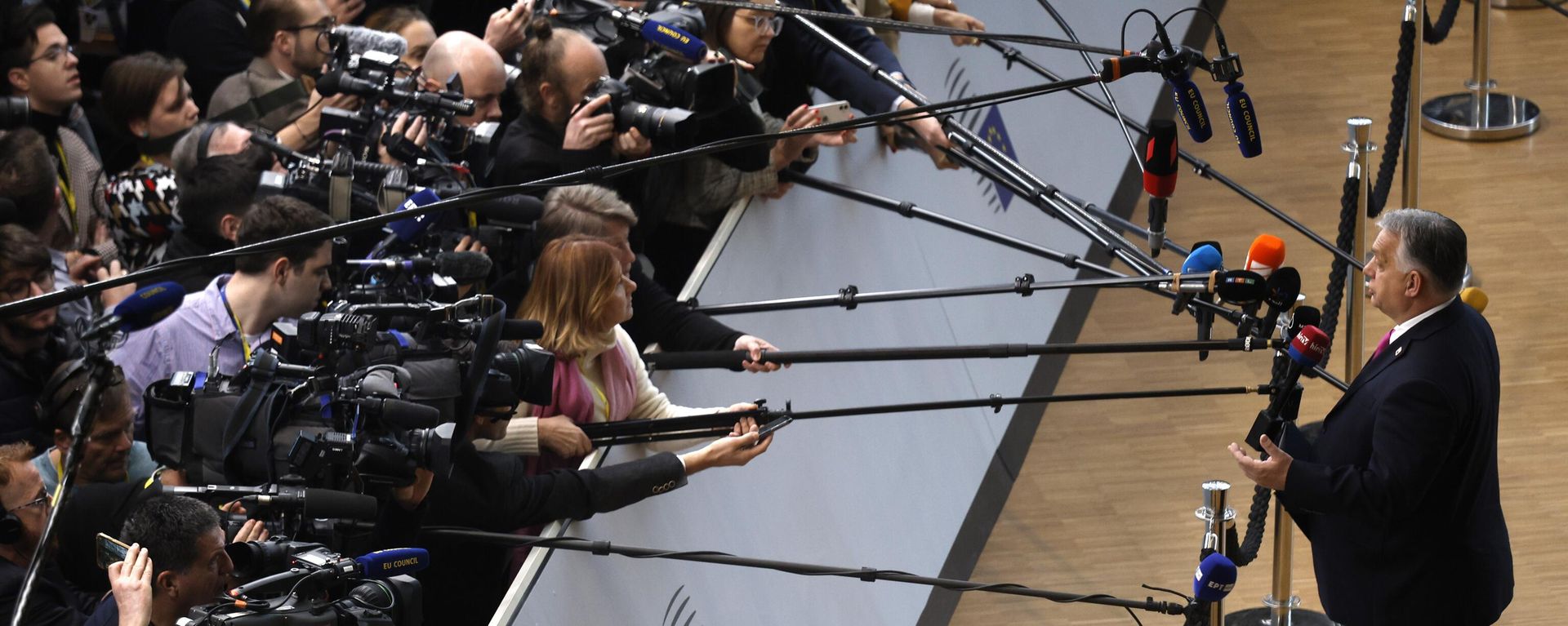Hungary's Prime Minister Viktor Orban speaks with the media at the EU summit. Hungary's Prime Minister Viktor Orban speaks with the media at the EU summit. - Sputnik International, 1920, 18.12.2023