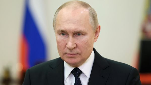 Russian President Vladimir Putin congratulates officers and veterans of the nation's security services on Security Agency Worker’s Day via a video link at the Kremlin in Moscow, December 20, 2022 - Sputnik International