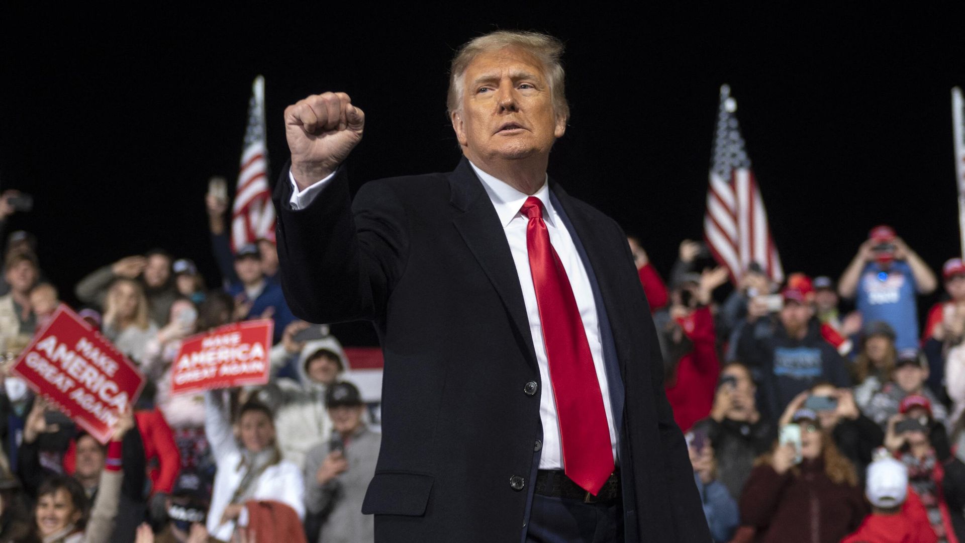US President Donald Trump holds up his fist as he leaves the stage at the end of a rally to support Republican Senate candidates at Valdosta Regional Airport in Valdosta, Georgia on December 5, 2020 US President Donald Trump holds up his fist as he leaves the stage at the end of a rally to support Republican Senate candidates at Valdosta Regional Airport in Valdosta, Georgia on December 5, 2020 - Sputnik International, 1920, 22.12.2023