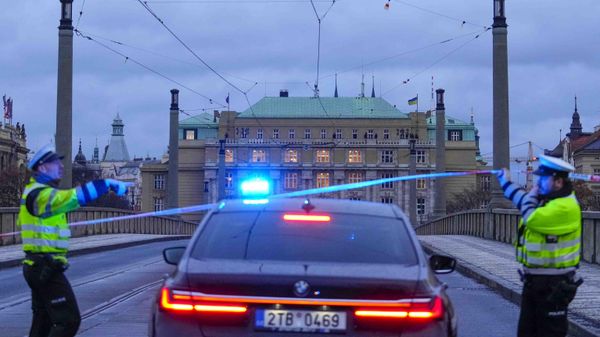 Police officers guard a street in downtown Prague, Czech Republic - Sputnik International