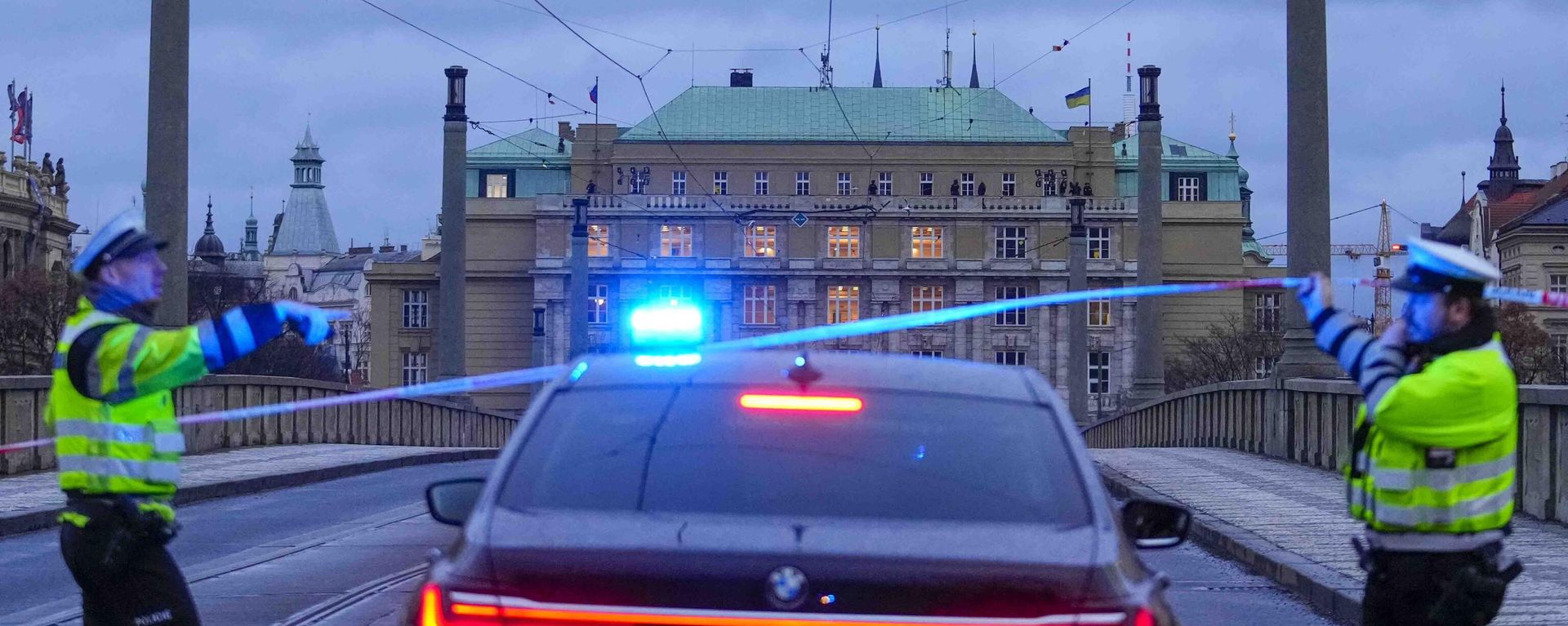 Police officers guard a street in downtown Prague, Czech Republic Police officers guard a street in downtown Prague, Czech Republic - Sputnik International, 1920, 21.12.2023