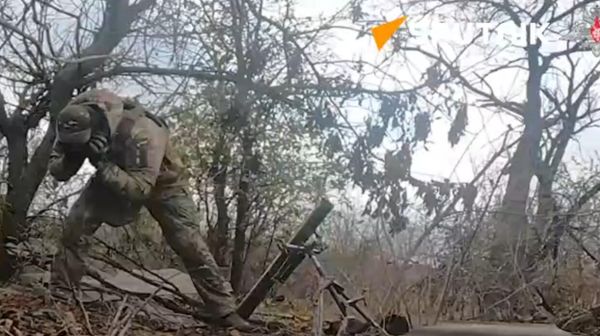 Mortar crews of Russian paratroopers suppressed Ukrainian firing positions and eliminated enemy infantry - Sputnik International