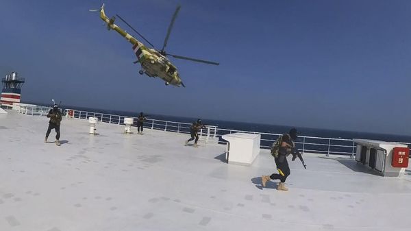 This photo released by the Houthi Media Center shows Houthi forces boarding the cargo ship Galaxy Leader on Sunday, Nov. 19, 2023. Yemen's Houthis have seized the ship in the Red Sea off the coast of Yemen after threatening to seize all vessels owned by Israeli companies.  - Sputnik International
