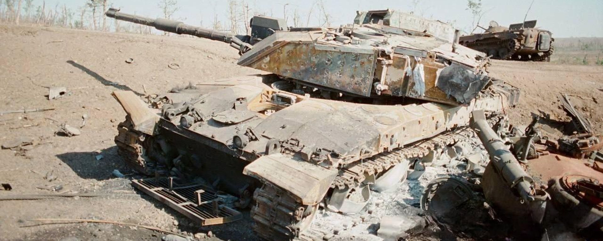 Destroyed British Challenger tank - Sputnik International, 1920, 07.01.2024