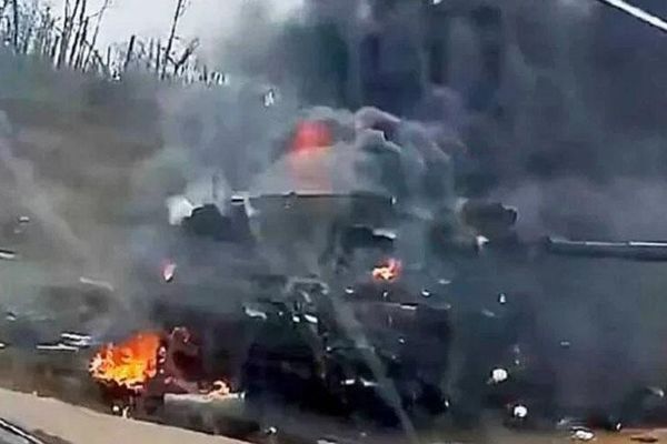 Destroyed British Challenger 2 tank in the area of the Russian special operation. Video frame - Sputnik International