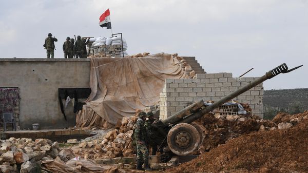 Soldiers of the Syrian guard at a forward position, outside Aleppo, Syria - Sputnik International