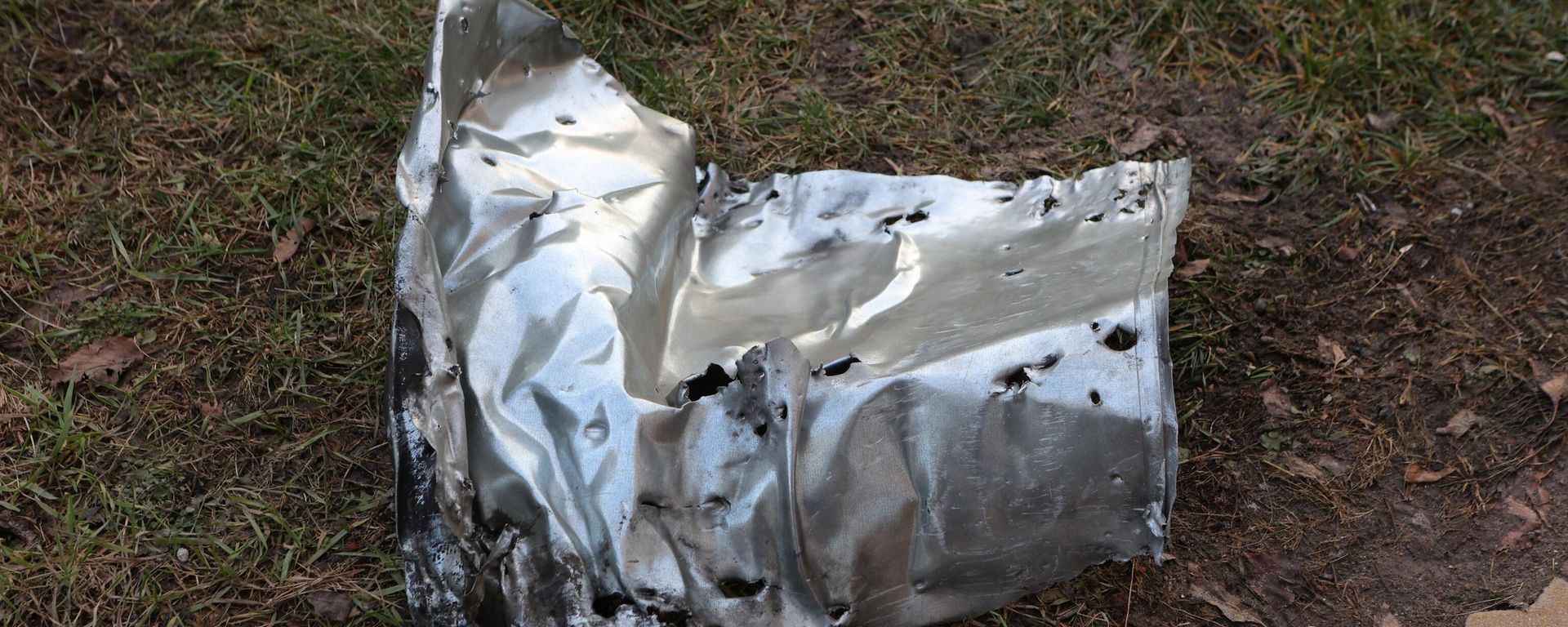 A view shows a fragment of a shell lying on the ground after a shelling by the Ukrainian military, in Belgorod, Russia. A view shows a fragment of a shell lying on the ground after a shelling by the Ukrainian military, in Belgorod, Russia. - Sputnik International, 1920, 30.12.2023